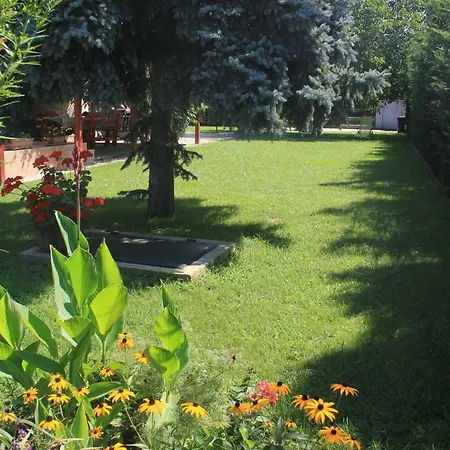 Relax Apartman Nyiregyhaza Exterior photo